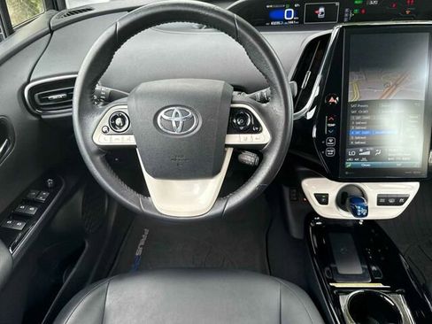 Used 2017 Toyota Prius Prime image 17