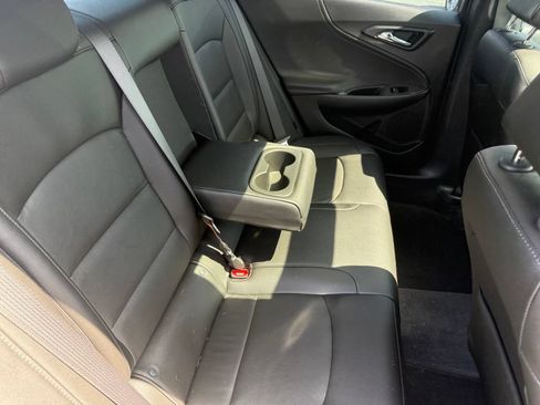 Used 2019 Chevrolet Malibu LT w/ Leather Package FWD image 42
