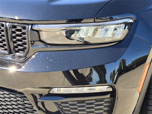 New 2025 Jeep Grand Cherokee Limited w/ Black Appearance Package image 5