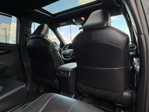 Used 2022 Toyota Highlander XSE image 18