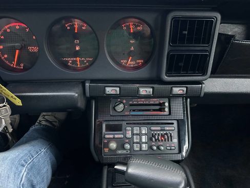 Used 1991 Pontiac Firebird Trans Am image 13