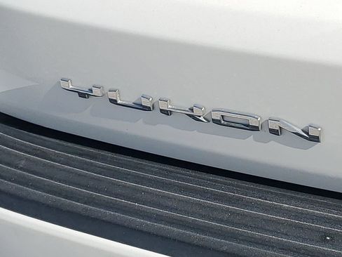 Used 2021 GMC Yukon Denali w/ Denali Premium Package image 42