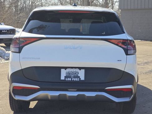 Used 2023 Kia Sportage LX image 12