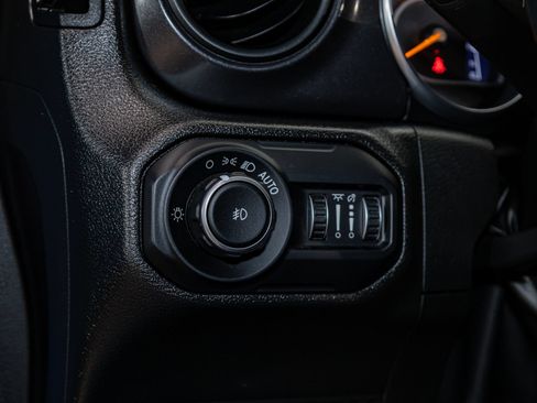 Used 2022 Jeep Wrangler Unlimited Sport AWD/4WD image 17