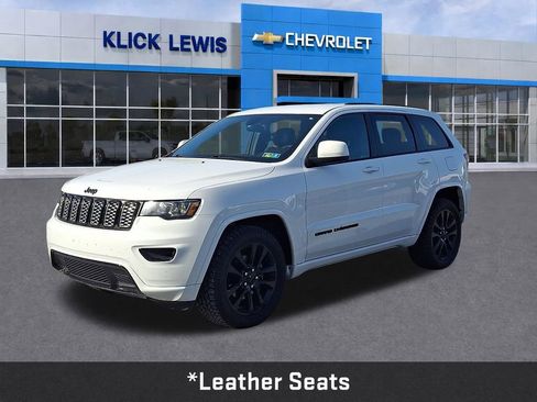 Used 2018 Jeep Grand Cherokee Altitude AWD/4WD image 3