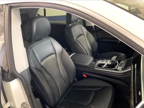 Used 2023 Audi Q8 Premium w/ Convenience Package AWD/4WD image 11