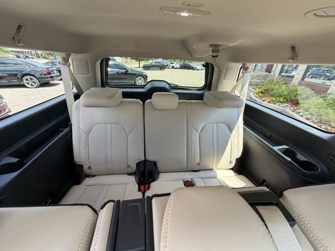 Used 2024 Ford Expedition Max Platinum AWD/4WD image 36