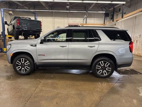 Used 2024 GMC Yukon AT4 w/ Technology Package image 3