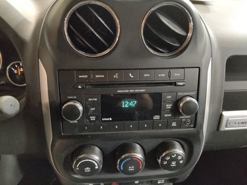 Used 2017 Jeep Compass High Altitude image 25