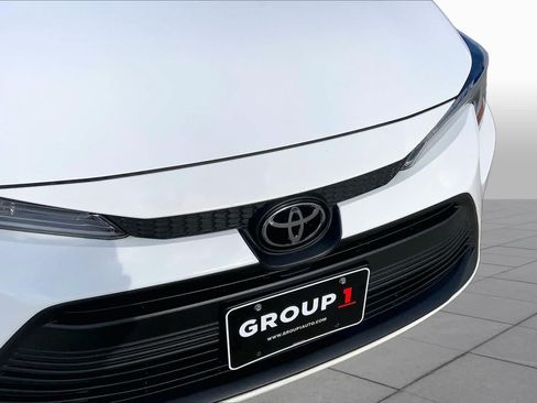 Used 2023 Toyota Corolla LE FWD image 29