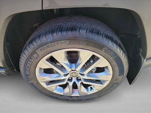 Used 2025 Toyota RAV4 XLE Premium image 12