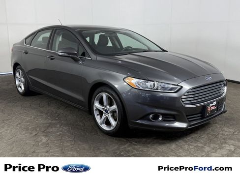 Used 2016 Ford Fusion SE w/ Equipment Group 201A FWD image 1