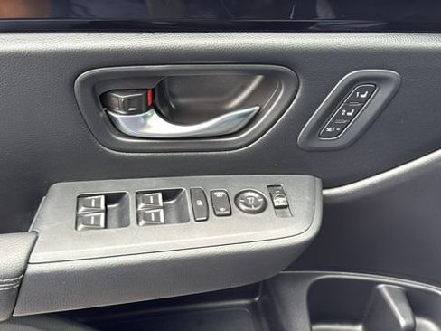 Used 2025 Honda Pilot Touring image 31