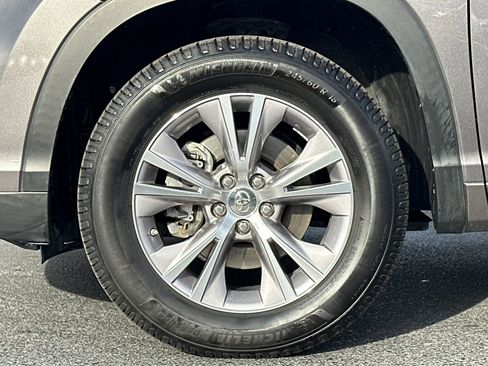 Used 2015 Toyota Highlander XLE image 12