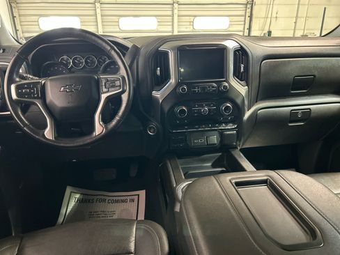 Used 2022 Chevrolet Silverado 1500 LT Trail Boss w/ Convenience Package II AWD/4WD image 4