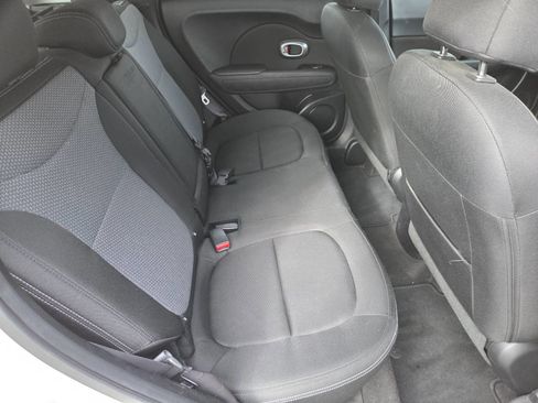 Used 2019 Kia Soul + image 14