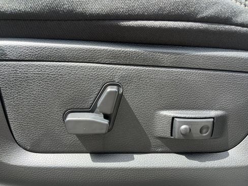 New 2025 RAM 2500 Big Horn AWD/4WD image 13