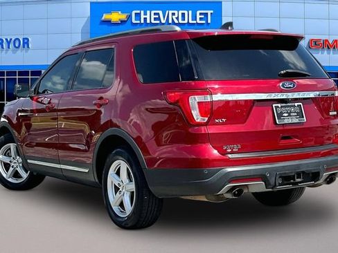Used 2019 Ford Explorer XLT FWD image 4