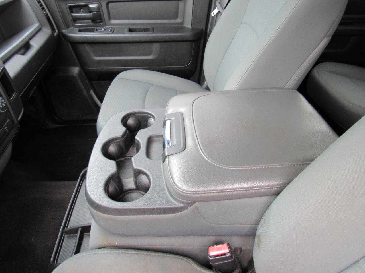 Used 2020 RAM 1500 Tradesman w/ Chrome Appearance Group RWD image 16