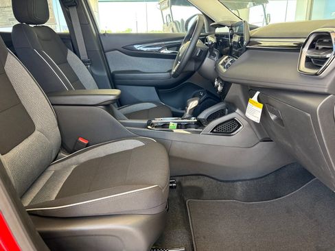New 2026 Chevrolet TrailBlazer LT w/ Convenience Package FWD image 19