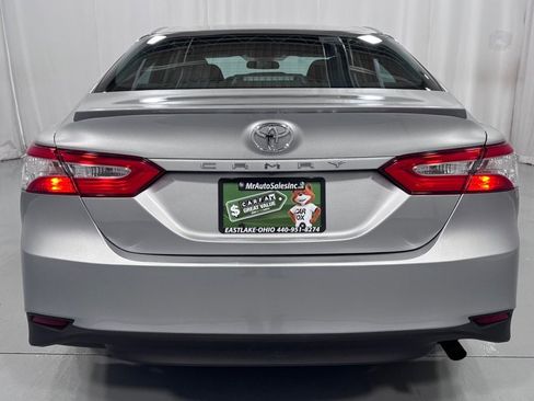 Used 2018 Toyota Camry LE FWD image 6