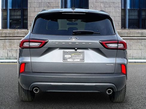 Certified 2025 Ford Escape ST-Line Select AWD/4WD image 4