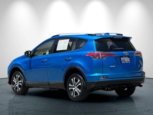 Used 2018 Toyota RAV4 LE w/ All Weather Liner Package AWD/4WD image 6