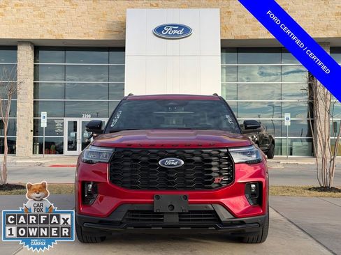 Used 2025 Ford Explorer ST image 4