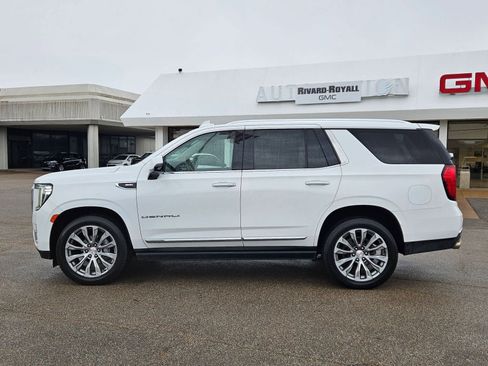 Used 2021 GMC Yukon Denali w/ Denali Premium Package image 2