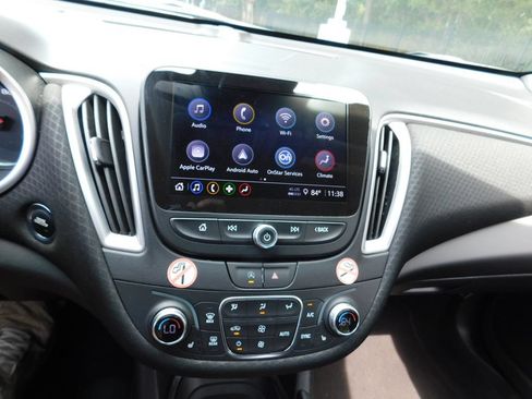 Used 2025 Chevrolet Malibu LT FWD image 9