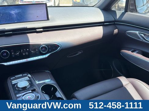 Used 2023 Genesis GV70 2.5T w/ Advanced Package AWD/4WD image 28