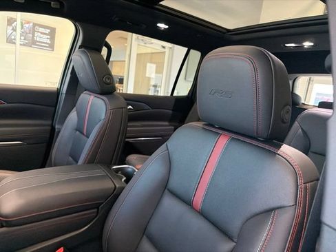 Used 2026 Chevrolet Traverse RS w/ LPO, Floor Liner Package AWD/4WD image 16