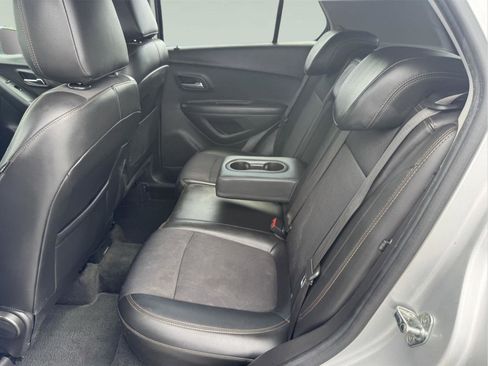 Used 2019 Chevrolet Trax LT w/ LT Convenience Package AWD/4WD image 10