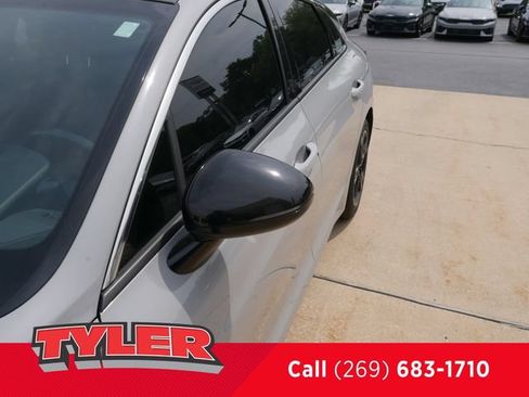 Used 2023 Kia K5 GT-Line AWD/4WD image 11