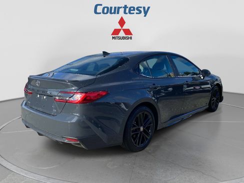 Used 2025 Toyota Camry SE FWD image 6