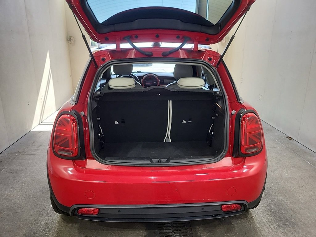 Used 2023 MINI Cooper SE FWD image 3