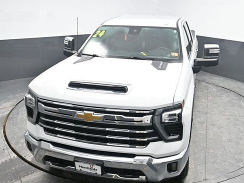 Used 2024 Chevrolet Silverado 2500 LTZ image 19