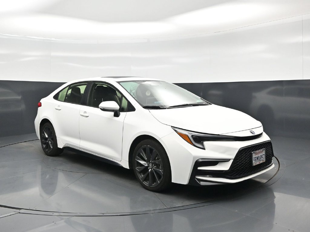 Used 2025 Toyota Corolla SE w/ SE Premium Package FWD image 55