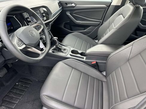 Certified 2024 Volkswagen Jetta SE w/ Panoramic Sunroof Package image 14