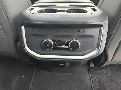 Used 2025 Ford Expedition Max Active image 31