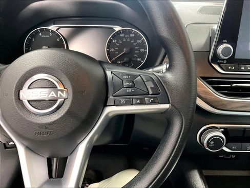 Certified 2025 Nissan Altima 2.5 SV FWD image 23