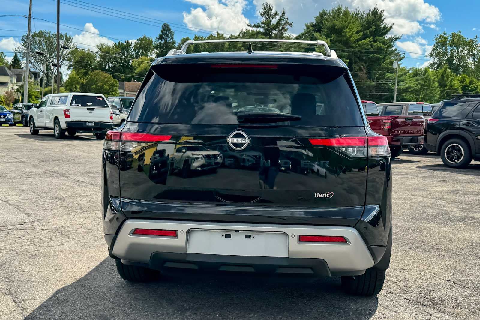Certified 2024 Nissan Pathfinder SL w/ Black Appearance Package AWD/4WD image 4