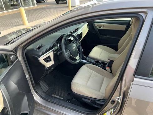 Used 2016 Toyota Corolla LE FWD image 9