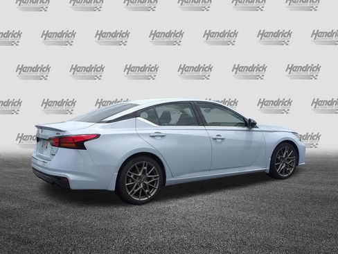 Used 2023 Nissan Altima 2.0 SR FWD image 9
