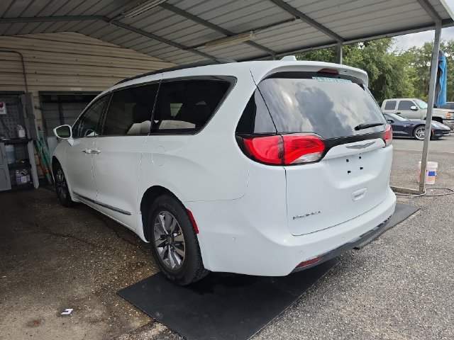 Used 2020 Chrysler Pacifica Touring-L Plus w/ Advanced Safetytec Group FWD image 6