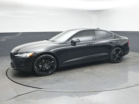 Used 2023 Volvo S60 B5 Plus w/ Climate Package AWD/4WD image 4