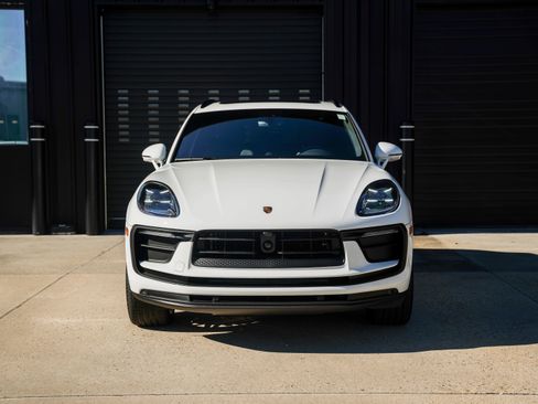 New 2026 Porsche Macan image 6