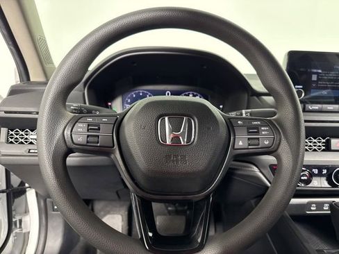 Used 2025 Honda Accord SE image 28