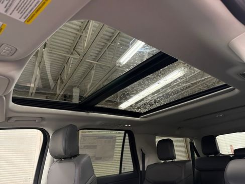 New 2025 Ford Expedition Max Active image 9