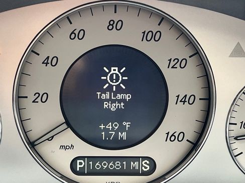 Used 2008 Mercedes-Benz E 350 Sedan image 19